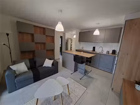 recent: f2 meuble a cote du canal
