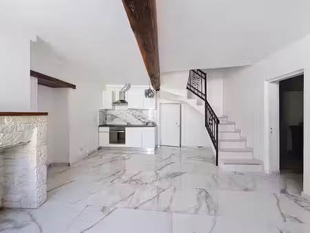 bléneau centre - ensemble de 2 logements - pas de travaux