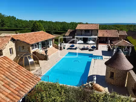 villa périgourdine et dépendances