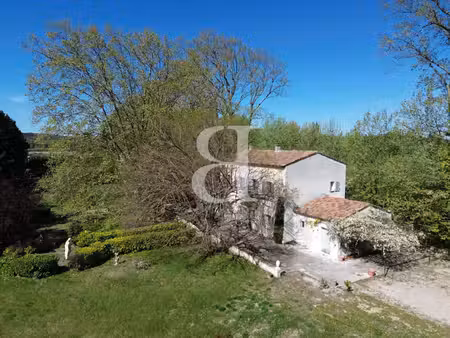 mas de charme en campagne  à proximité de l'isle-sur-la-sorgue