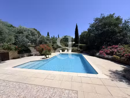 superbe propriété avec piscine et chambres indépendantes