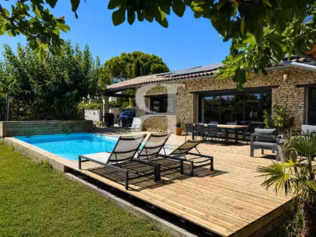 maison avec dépendance  piscine et garage à deux pas du centre