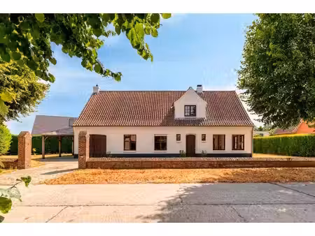 landelijke vrijstaande woning met 4 slaapkamers  grote bruikbare zolder  garage en zonnige