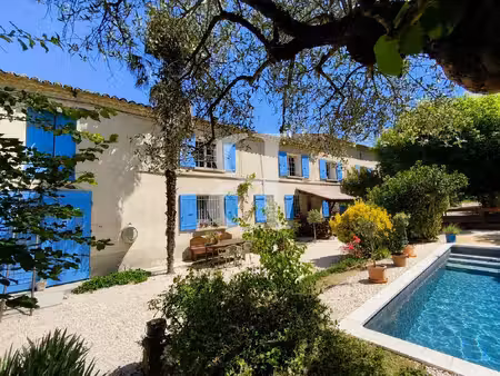 mas spacieux et confortable avec piscine en exclusivité proche