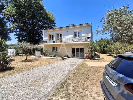 vente maison 7 pièces  165.00m²  saintes