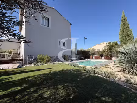 jolie villa avec piscine au coeur d'un quartier pavillonaire à