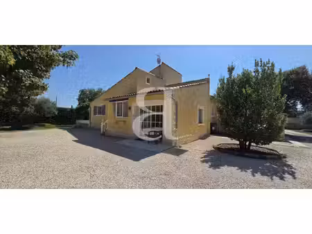 jolie villa avec terrain à carpentras