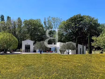 mas avec piscine et 1.5 hectare de terrain à vaison-la-romaine