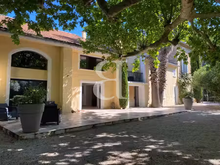 mas avec appartements indépendants sur un agréable parc arbor?