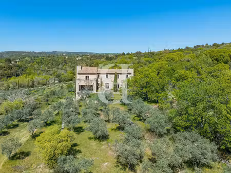 propriété d'exception à vendre à gordes - maison en pierre h