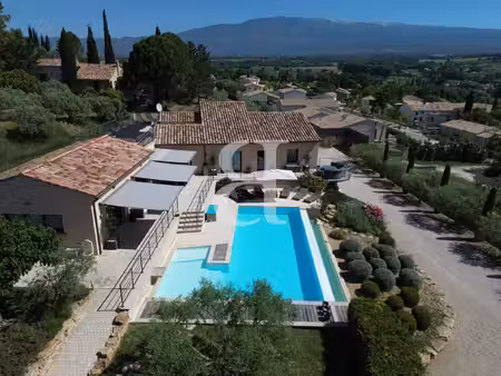 villa contemporaine avec vue dégagée