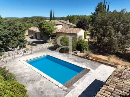 mas en pierres avec 6 suites parentales et piscine chauffée dan