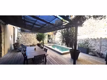 marseille 16ème ! coup de coeur assuré pour cette maison de charme de 180 m² sur parcelle.