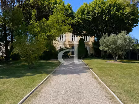 magnifique maison bourgeoise avec piscine à graveson