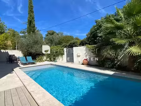 jolie maison avec piscine à 5 minutes à pied du centre de saint-rémy-de-provence