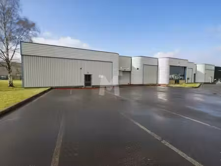 location local d’activités 1818m²