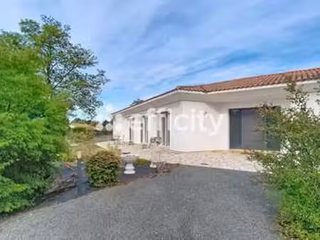 vente maison piscine à la roche-sur-yon (85000) : à vendre piscine / 212m² la roche-sur-yo