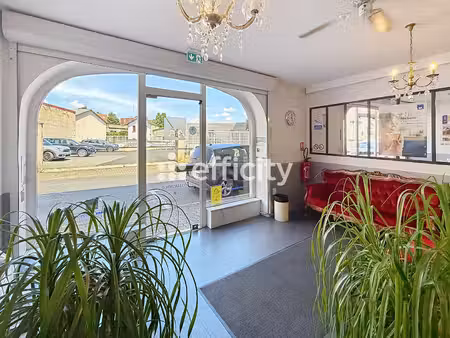 local commercial - 178 m²