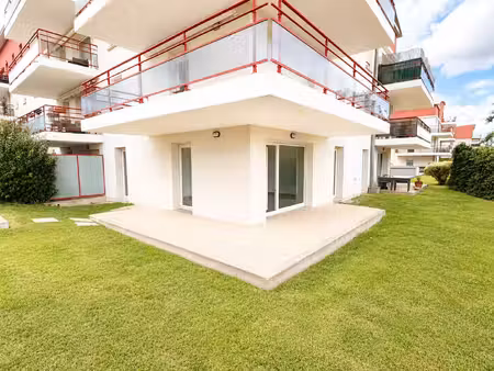 essey-les-nancy : appartement t2 avec jardin et terrasse