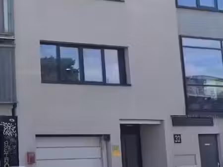 parking à louer - lyon 7e arrondissement (69007) - 74€