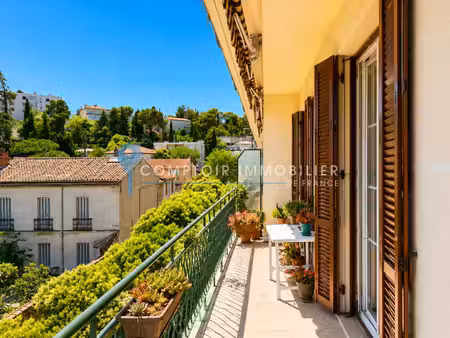 appartement 5pièce(s) 3chambre(s) 92 m² nîmes (30000)