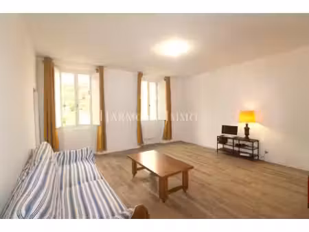 appartement refait à neuf dans maison de caractère en corse