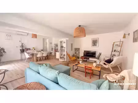 caderousse – appartement de plain-pied de plus de 100 m² avec terrasse et parking privé