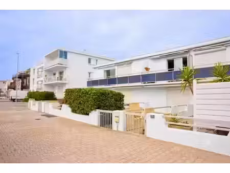 palavas studio renové parking et terrasse bord de mer