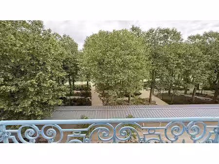 appartement t3 face au parc des sources à vichy avec balcon et ascenseur