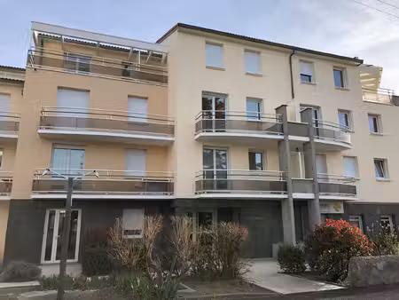 location appartement 2 pièces 39m² clermont ferrand 63000