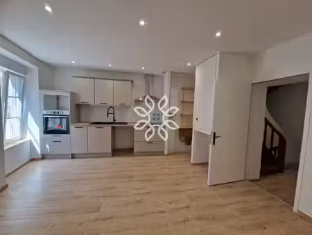 location appartement 4 pièces 63m² brioude 43100