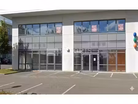 location commerce 80m² à 230m²