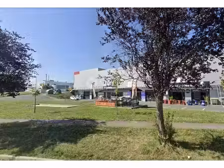 vente commerce houdemont 54180 200m²