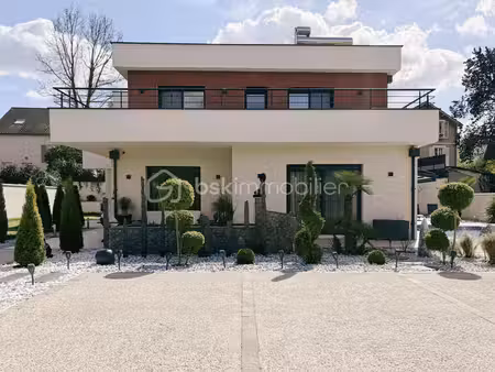 avon – maison d’architecte | 225 m² | piscine chauffée | terrain 1 866 m²