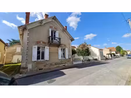 24400 mussidan maison style année 30 proche centre ville. 5 pièces 135 m2 dépendance et ja