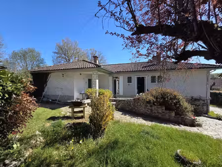 maison de plain pied avec grand jardin et maison d'amis