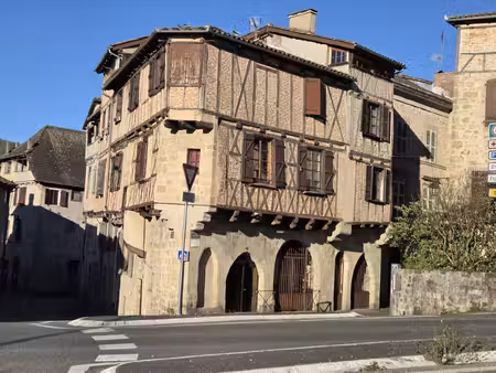 maison de ville dans le centre historique de figeac