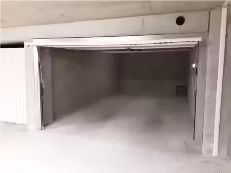location parking 17 m² à divonne-les-bains (01220)  150 €