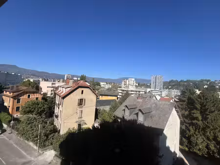appartement t4 de 72 m2 avec balcon  cave et grenier chamb