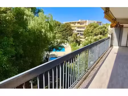 4 pièces de 72 m² – piscine  parking & cave