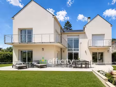 maison 10 pièces - 270 m²