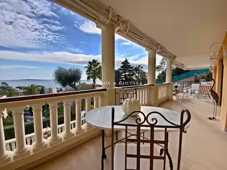 appartement d'exception vue mer avec terrasse de 104 m²