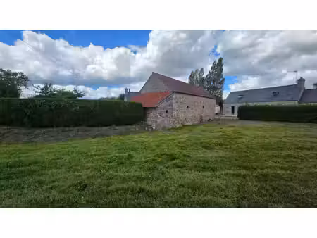 bâtiment pierres sur 862 m² de terrain constructible