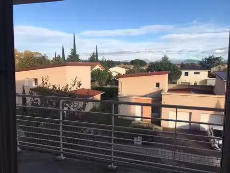 location appartement 3 pièces 57m2 montélimar 26200 - 705 € - surface privée