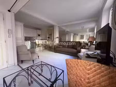 location appartement 1 pièces 33 m2 à saint-tropez