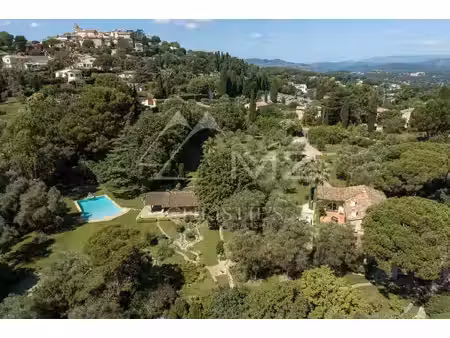 mougins - elegante et unique demeure au vieux village