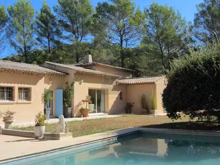 draguignan villa 6 pieces-piscine et garage sur terrain de 1 2 ha