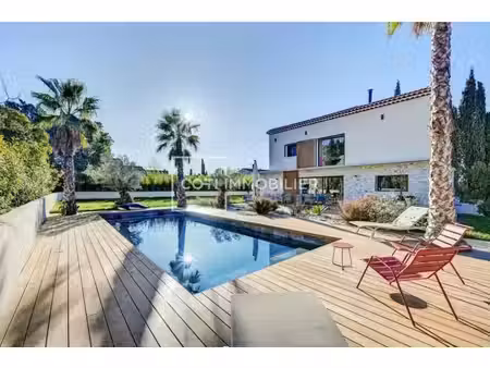 aix-en-provence - villa contemporaine avec piscine a 5mn du centre ville - 240m2