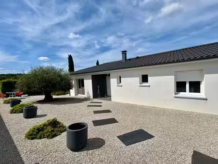 a vendre  superbe maison de plain-pied à boulazac-isle-manoire 24750