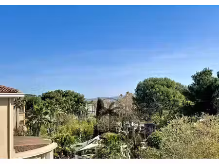 appartement t3 de 118m2 avec terrasse  ascenseur et garage double en centre ville